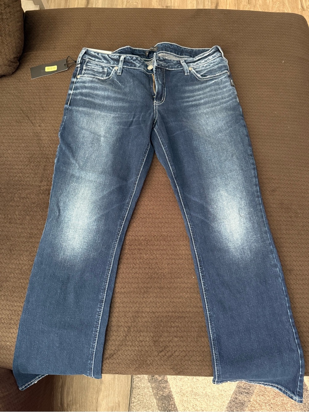 NWT Silver Suki Mid rise curvy Jeans Women's